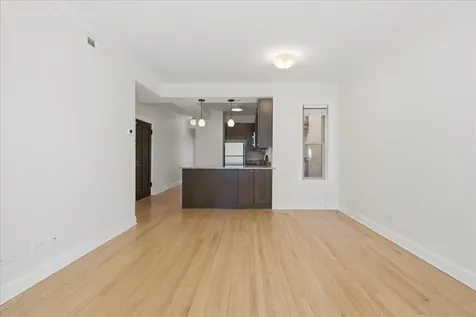 2152 West Ainslie Street Chicago IL 60625