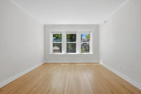 2152 West Ainslie Street Chicago IL 60625