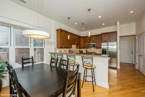 2905 North Halsted Street Chicago IL 60657