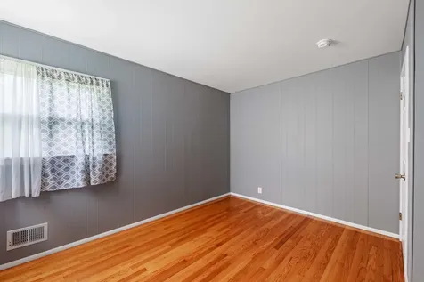 8737 South 51st Avenue Oak Lawn IL 60453