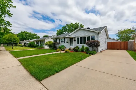 8737 South 51st Avenue Oak Lawn IL 60453