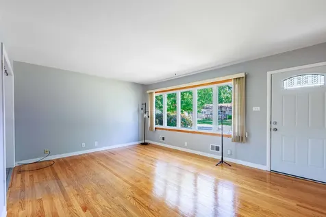 8737 South 51st Avenue Oak Lawn IL 60453