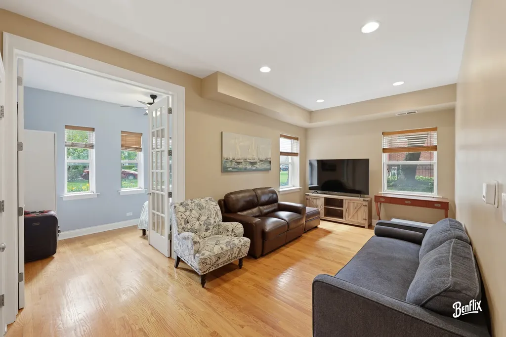 3727 North Keeler Avenue Chicago IL 60641