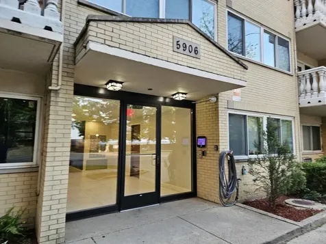 5906 North Sheridan Road Chicago IL 60660