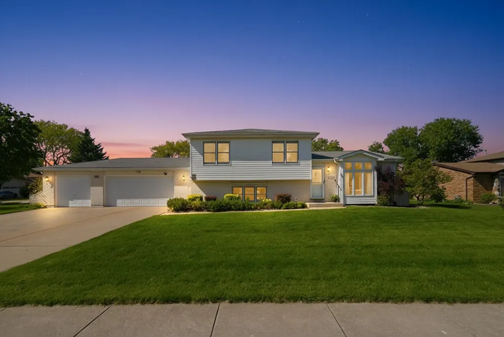 752 Rosanne Street Lockport IL 60441
