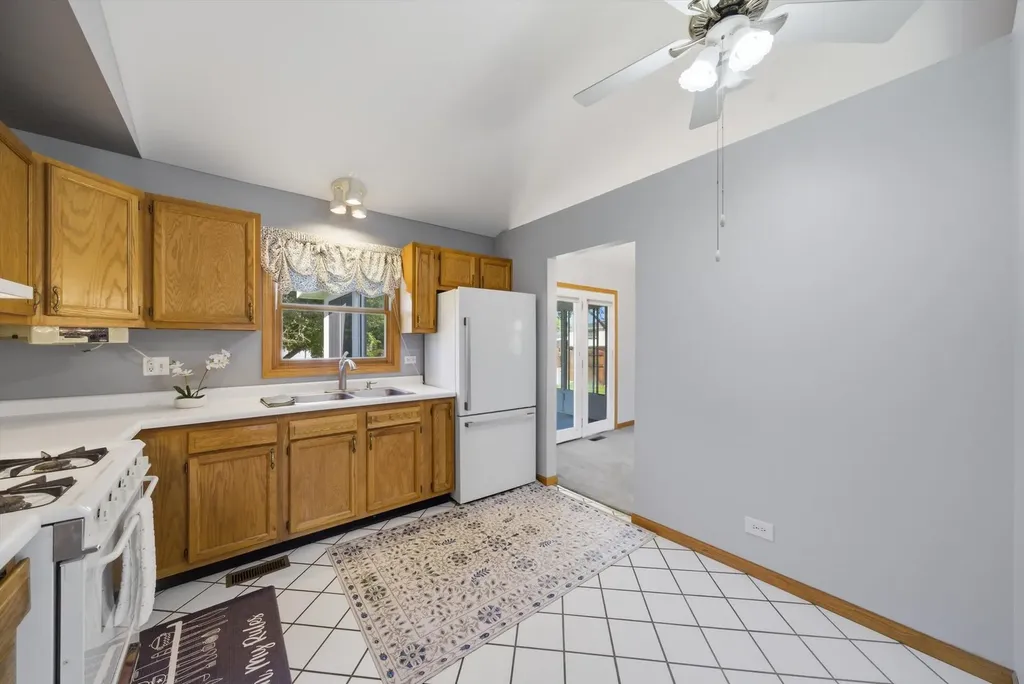 752 Rosanne Street Lockport IL 60441