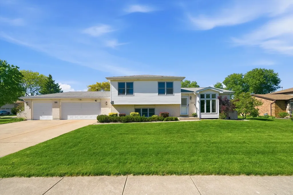 752 Rosanne Street Lockport IL 60441