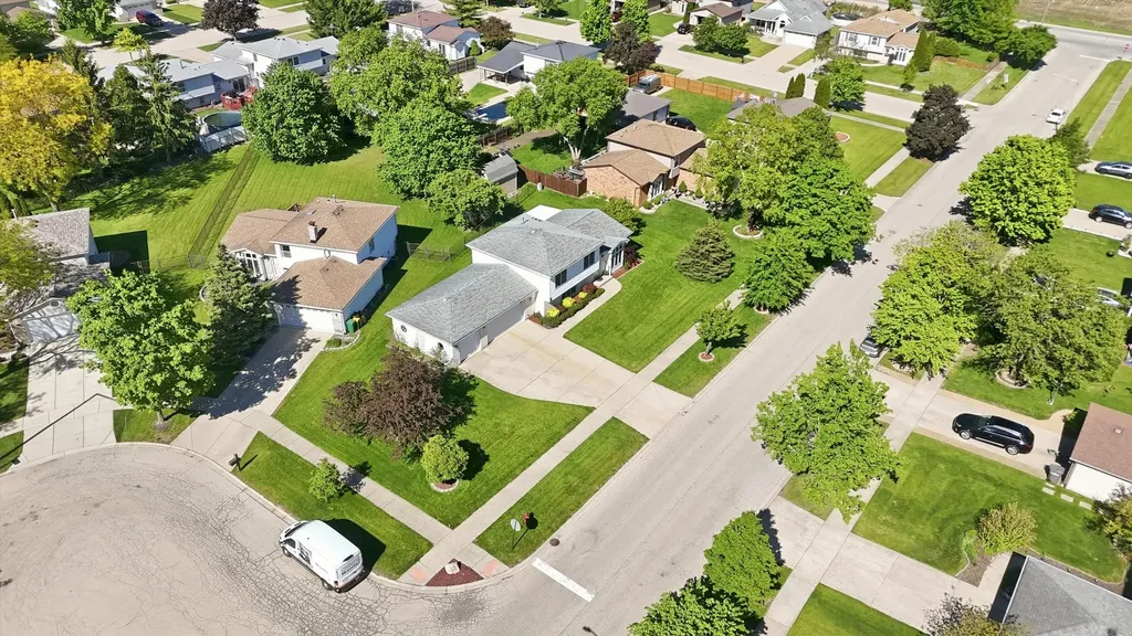 752 Rosanne Street Lockport IL 60441