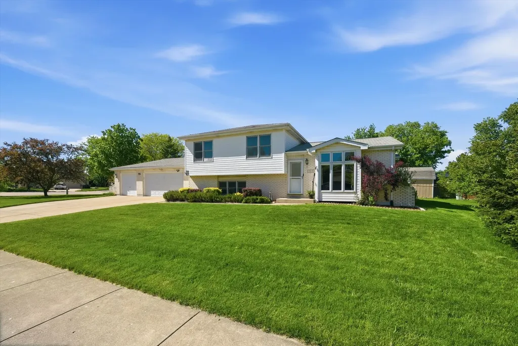 752 Rosanne Street Lockport IL 60441