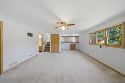 752 Rosanne Street Lockport IL 60441