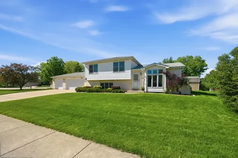 752 Rosanne Street Lockport IL 60441