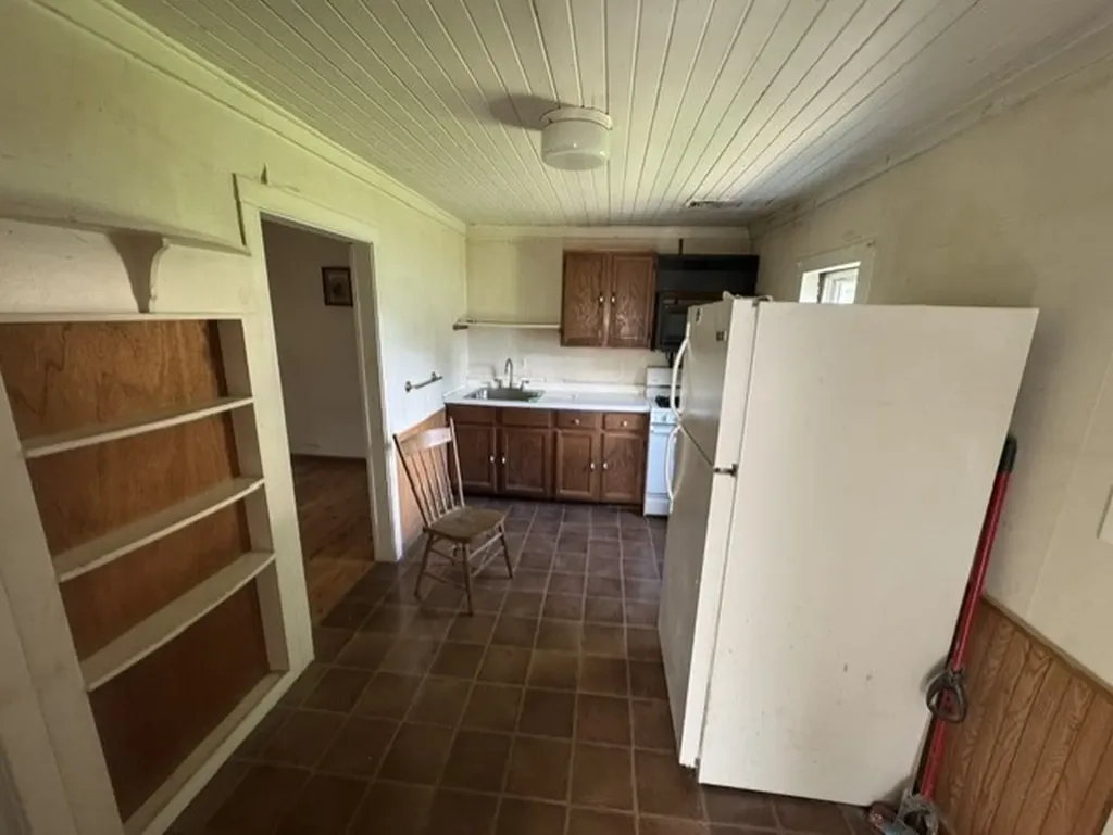 937 Montgomery Avenue Aurora IL 60506