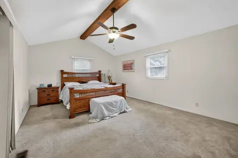 633 Emmert Drive Sycamore IL 60178