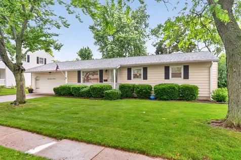 633 Emmert Drive Sycamore IL 60178