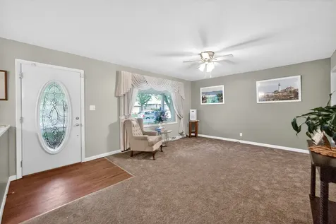 633 Emmert Drive Sycamore IL 60178
