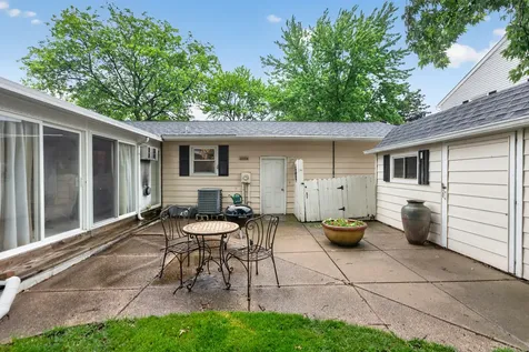 633 Emmert Drive Sycamore IL 60178