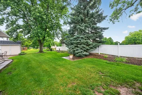 633 Emmert Drive Sycamore IL 60178