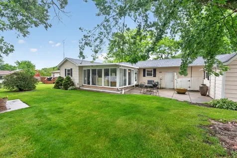 633 Emmert Drive Sycamore IL 60178