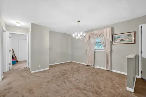 633 Emmert Drive Sycamore IL 60178