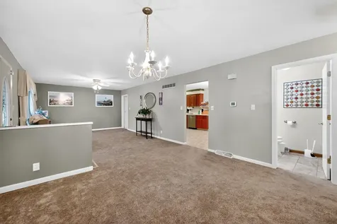 633 Emmert Drive Sycamore IL 60178