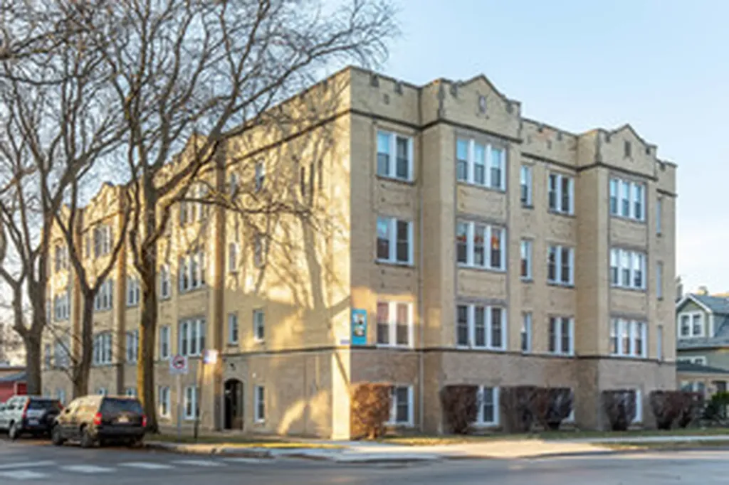4202 North Kimball Avenue Chicago IL 60618