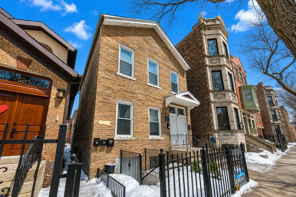 1431 West Flournoy Street Chicago IL 60607