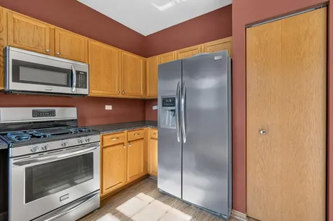 2325 Graystone Drive Joliet IL 60431