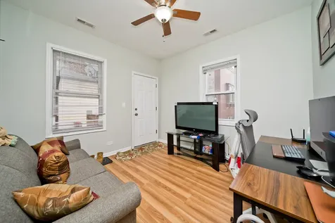 1431 West Flournoy Street Chicago IL 60607