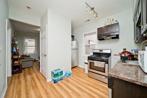 1431 West Flournoy Street Chicago IL 60607