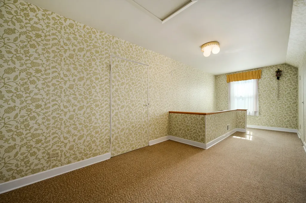 6214 North Karlov Avenue Chicago IL 60646