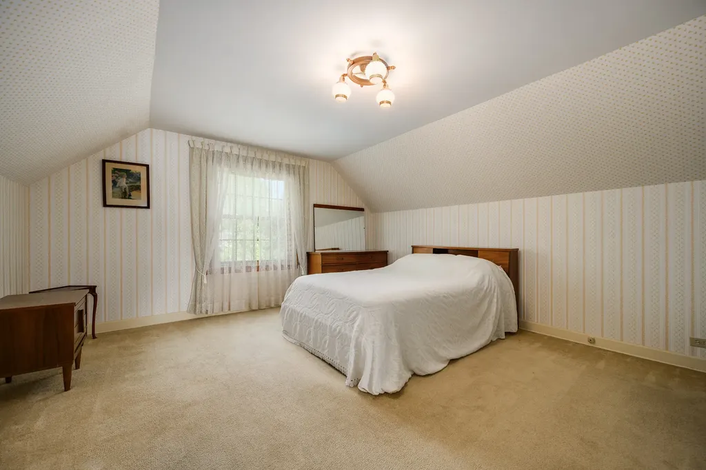 6214 North Karlov Avenue Chicago IL 60646