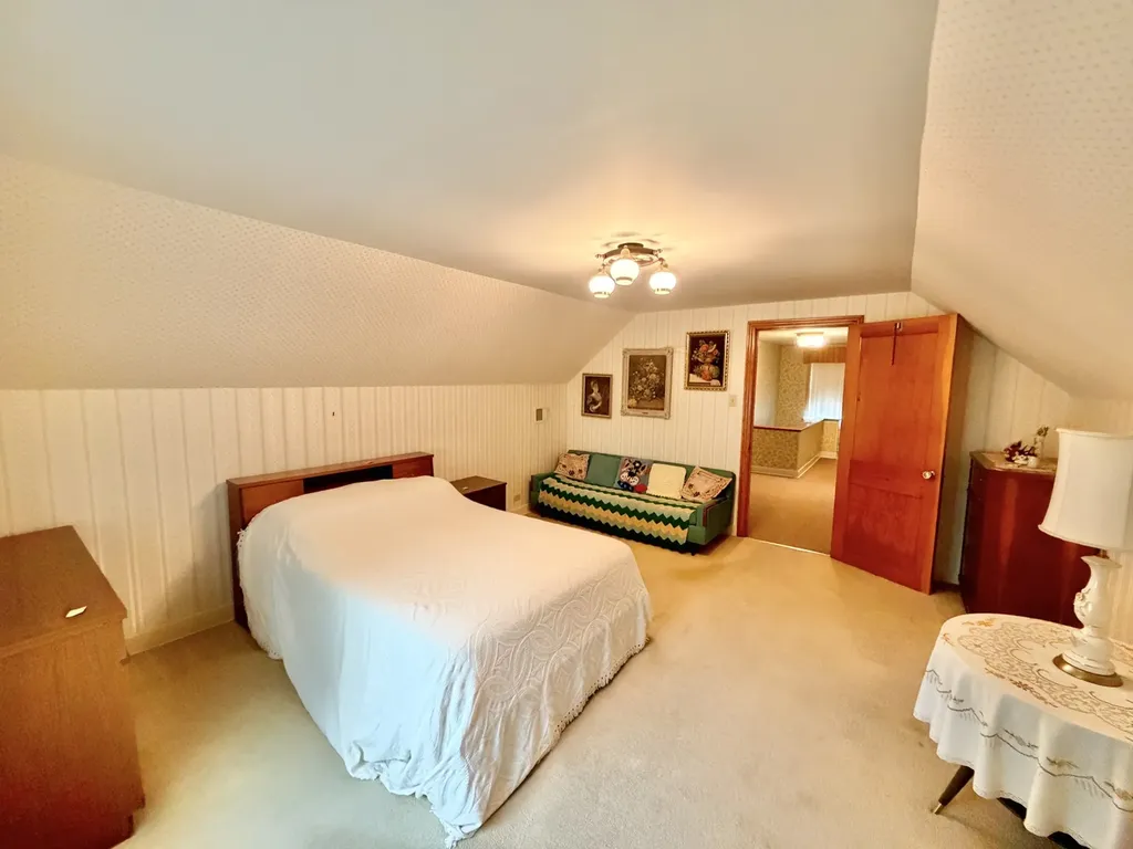 6214 North Karlov Avenue Chicago IL 60646