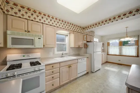 6214 North Karlov Avenue Chicago IL 60646