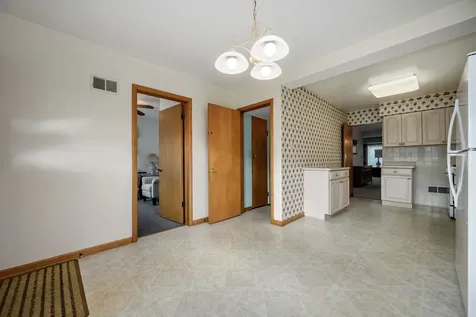 6214 North Karlov Avenue Chicago IL 60646