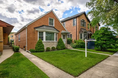 6214 North Karlov Avenue Chicago IL 60646