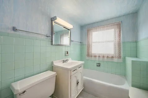 6214 North Karlov Avenue Chicago IL 60646