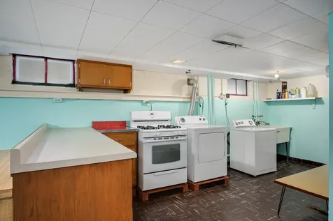 6214 North Karlov Avenue Chicago IL 60646