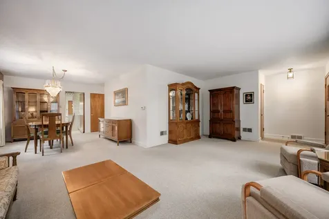 6214 North Karlov Avenue Chicago IL 60646