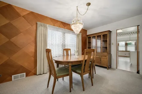6214 North Karlov Avenue Chicago IL 60646