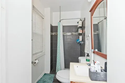 1431 West Flournoy Street Chicago IL 60607