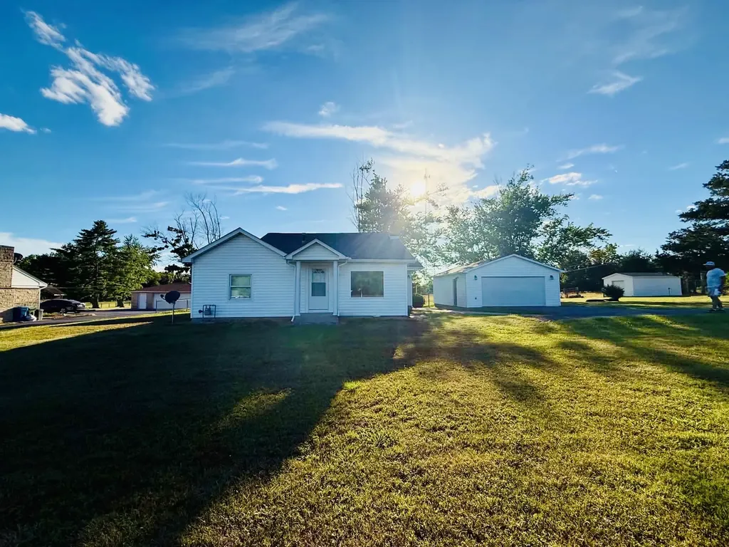 17695 Route 37 Highway Johnston City IL 62951
