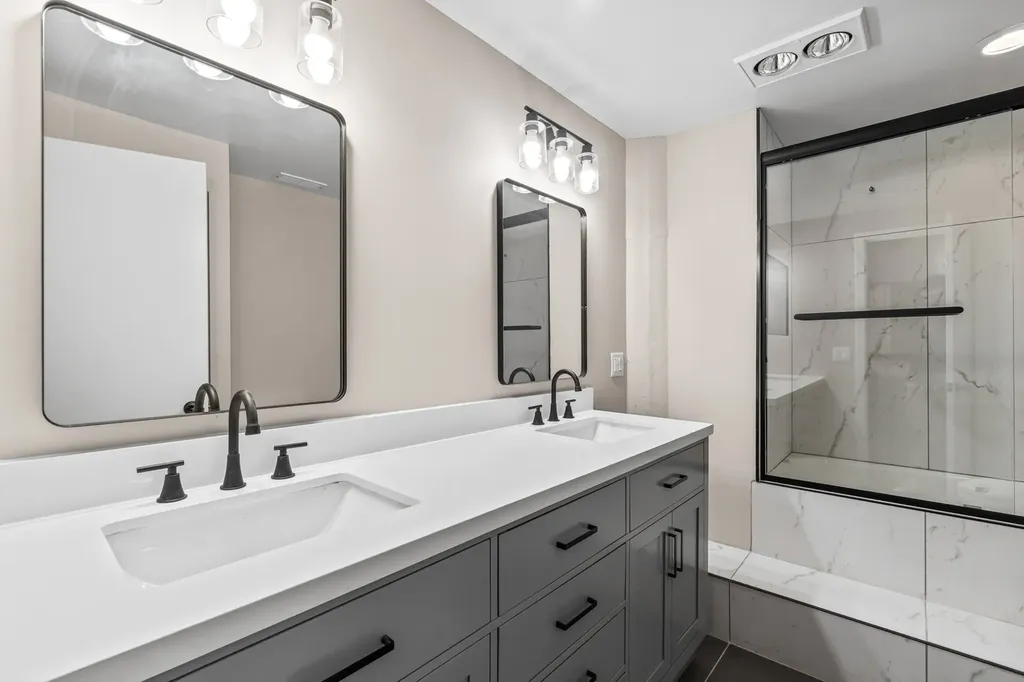 523 South Plymouth Court Chicago IL 60605