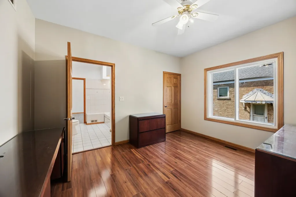 5310 South Mason Avenue Chicago IL 60638
