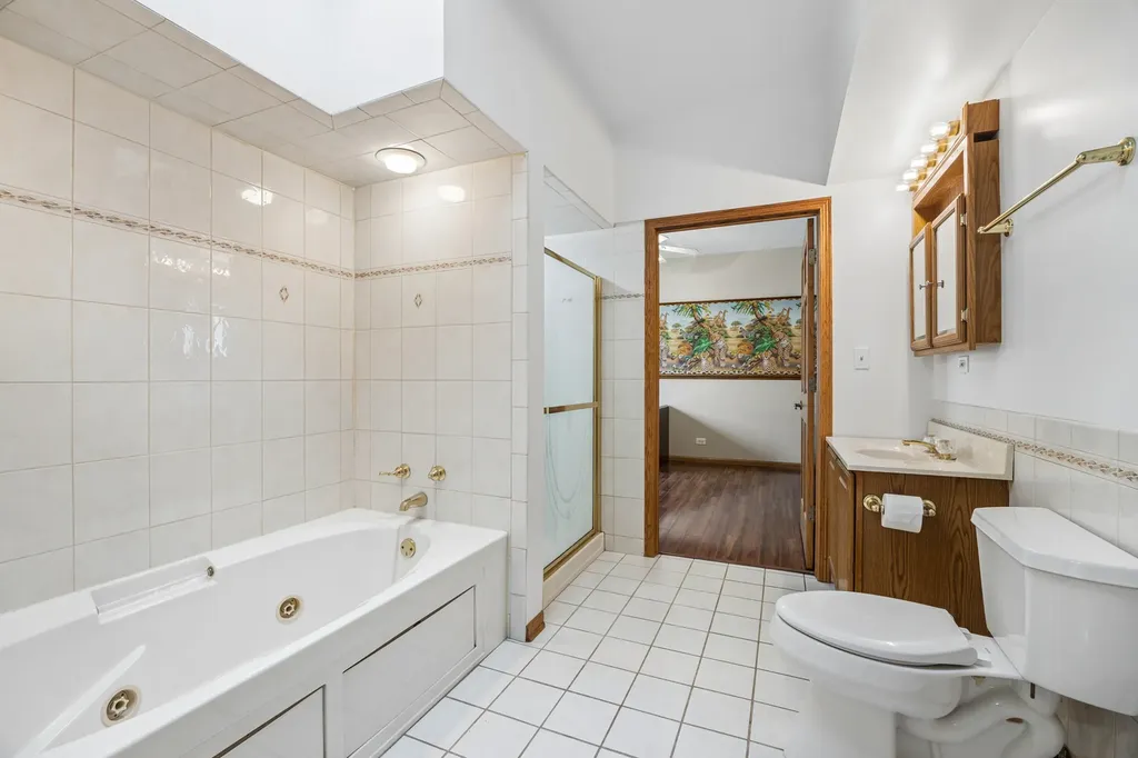 5310 South Mason Avenue Chicago IL 60638