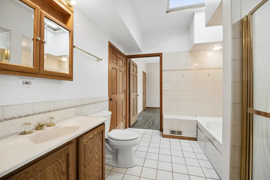 5310 South Mason Avenue Chicago IL 60638