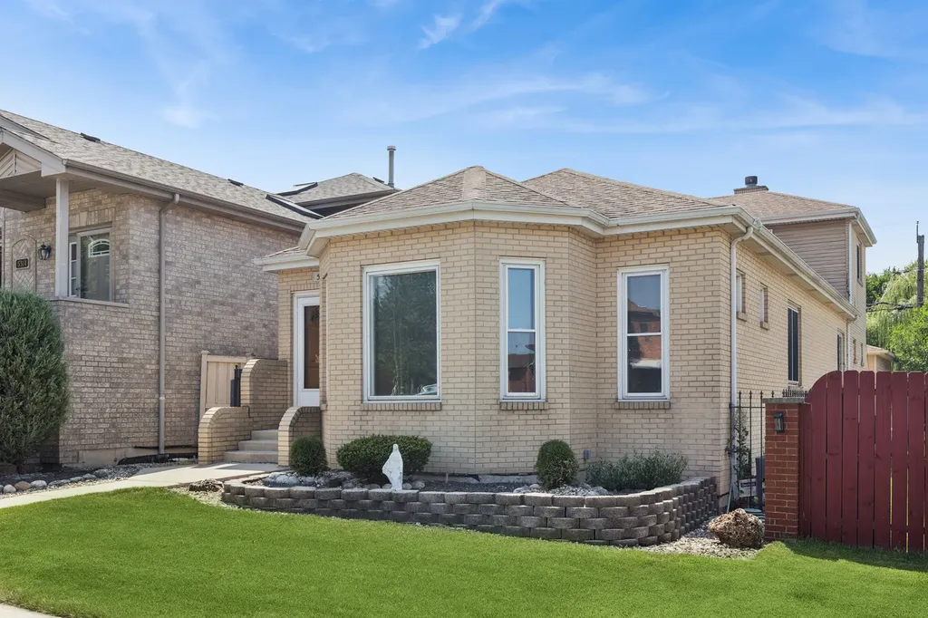 5310 South Mason Avenue Chicago IL 60638