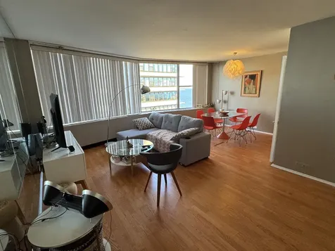 5757 North Sheridan Road Chicago IL 60660