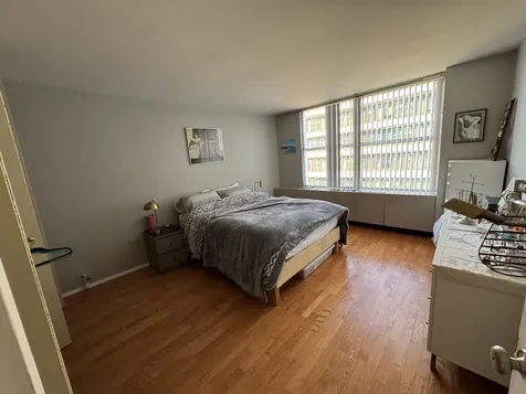 5757 North Sheridan Road Chicago IL 60660
