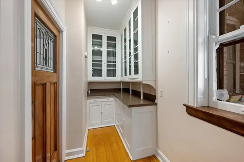 1633 Hinman Avenue Evanston IL 60201