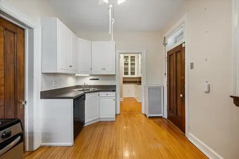 1633 Hinman Avenue Evanston IL 60201